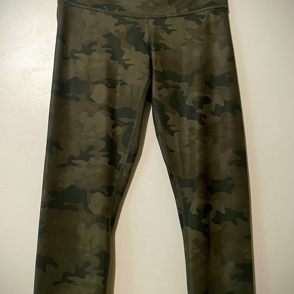 Lululemon Wunder Under Crop *Full-On Luxtreme - Picture 4 of 7
